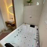 Cocon Diamant - Nuit Romantique - Jacuzzi Et Sauna - Hyper-centre شقة